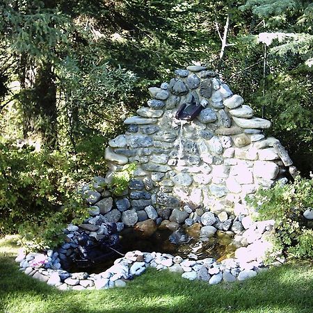 Redwood Meadows Bed And Breakfast Bragg Creek 外观 照片