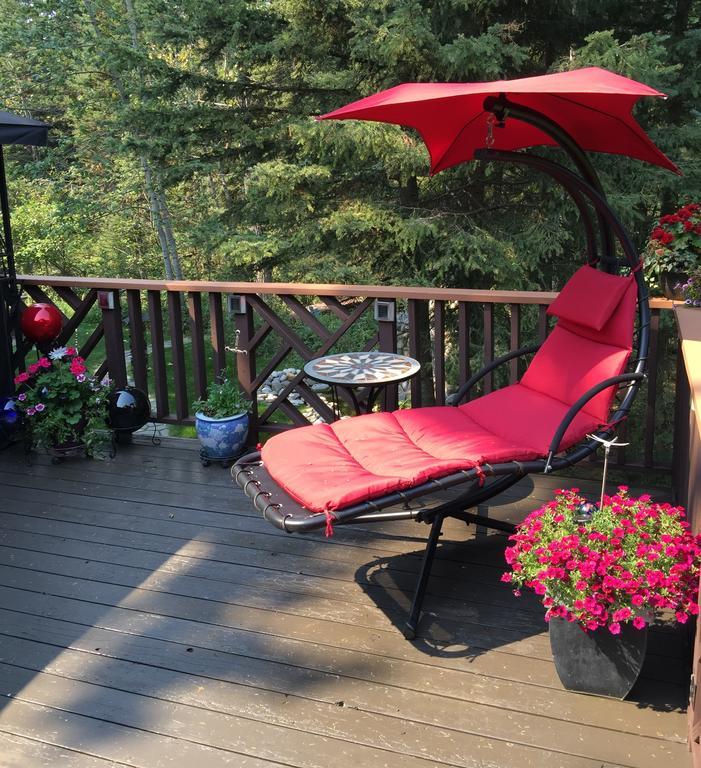 Redwood Meadows Bed And Breakfast Bragg Creek 外观 照片