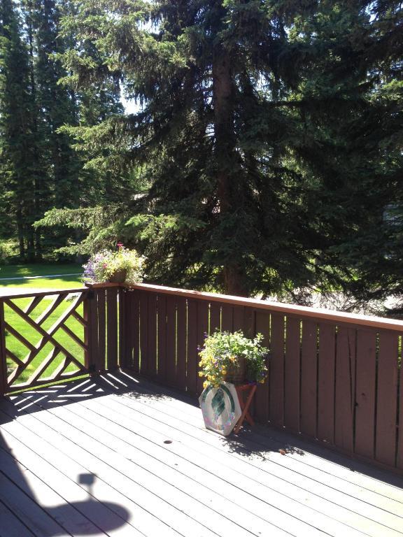 Redwood Meadows Bed And Breakfast Bragg Creek 外观 照片