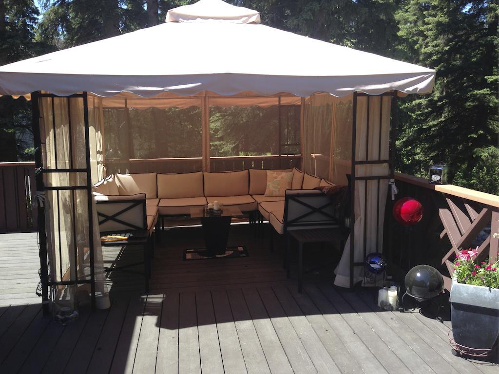 Redwood Meadows Bed And Breakfast Bragg Creek 外观 照片