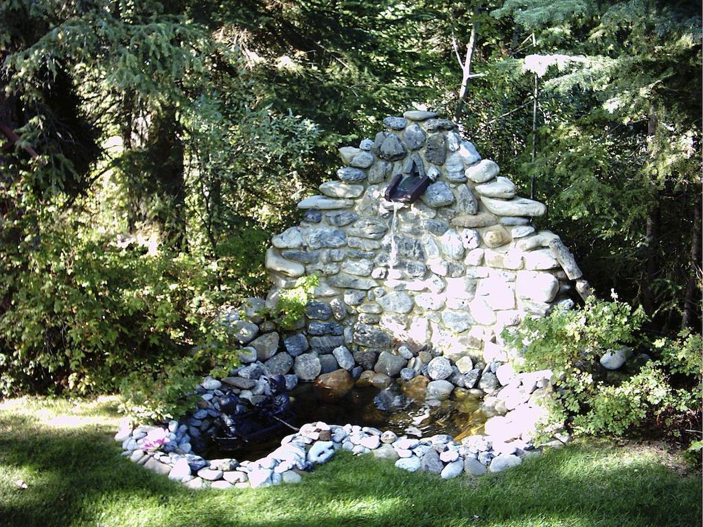 Redwood Meadows Bed And Breakfast Bragg Creek 外观 照片