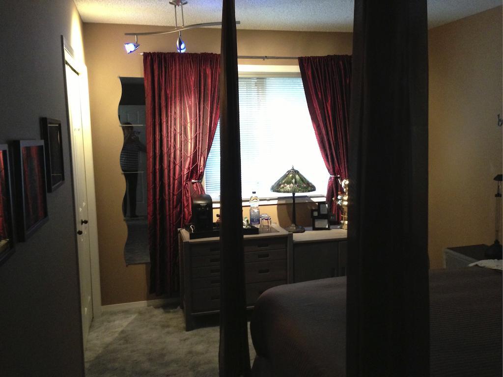 Redwood Meadows Bed And Breakfast Bragg Creek 客房 照片